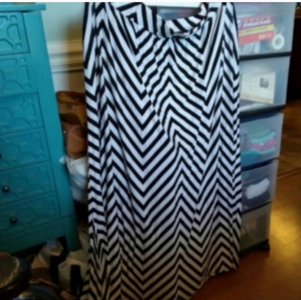Jessica London NWOT Black & White Maxi Skirt Women's 34/36 Chevron ChurchModest